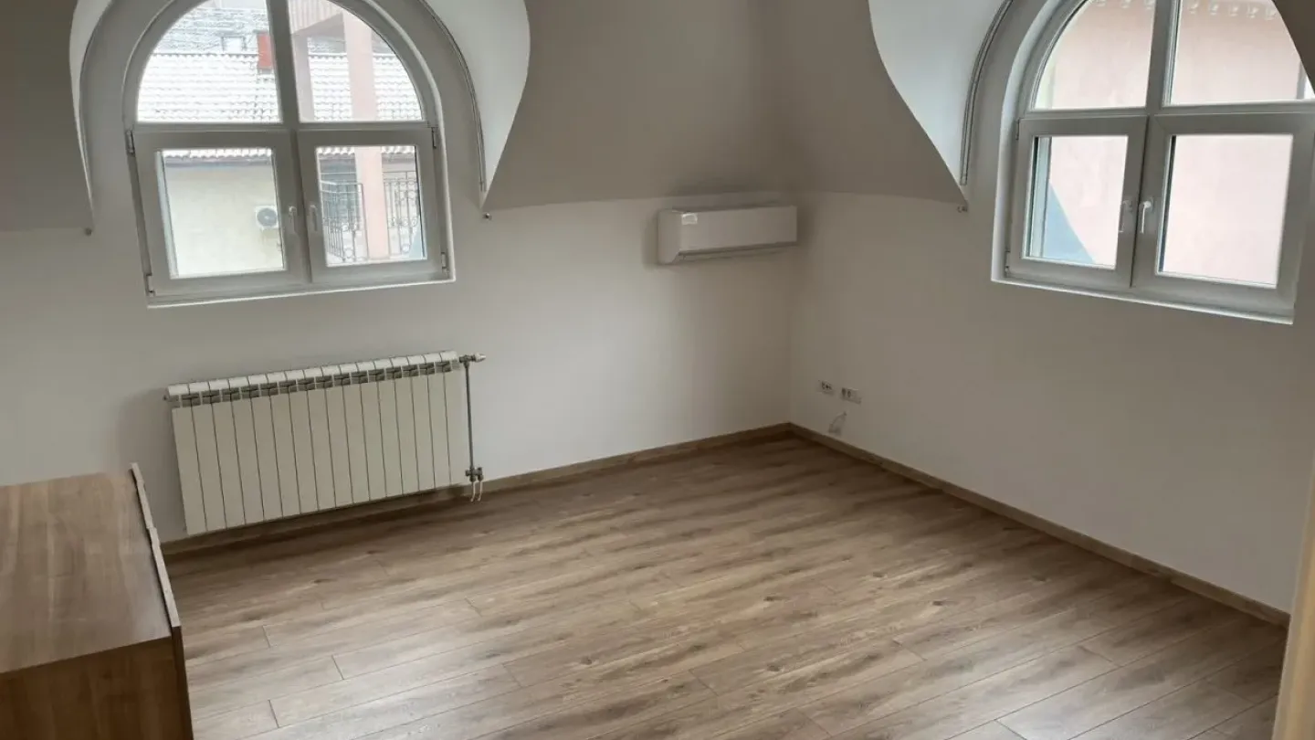 Spacious House in Voždovac with Garden and Garage for Rent - Image 4
