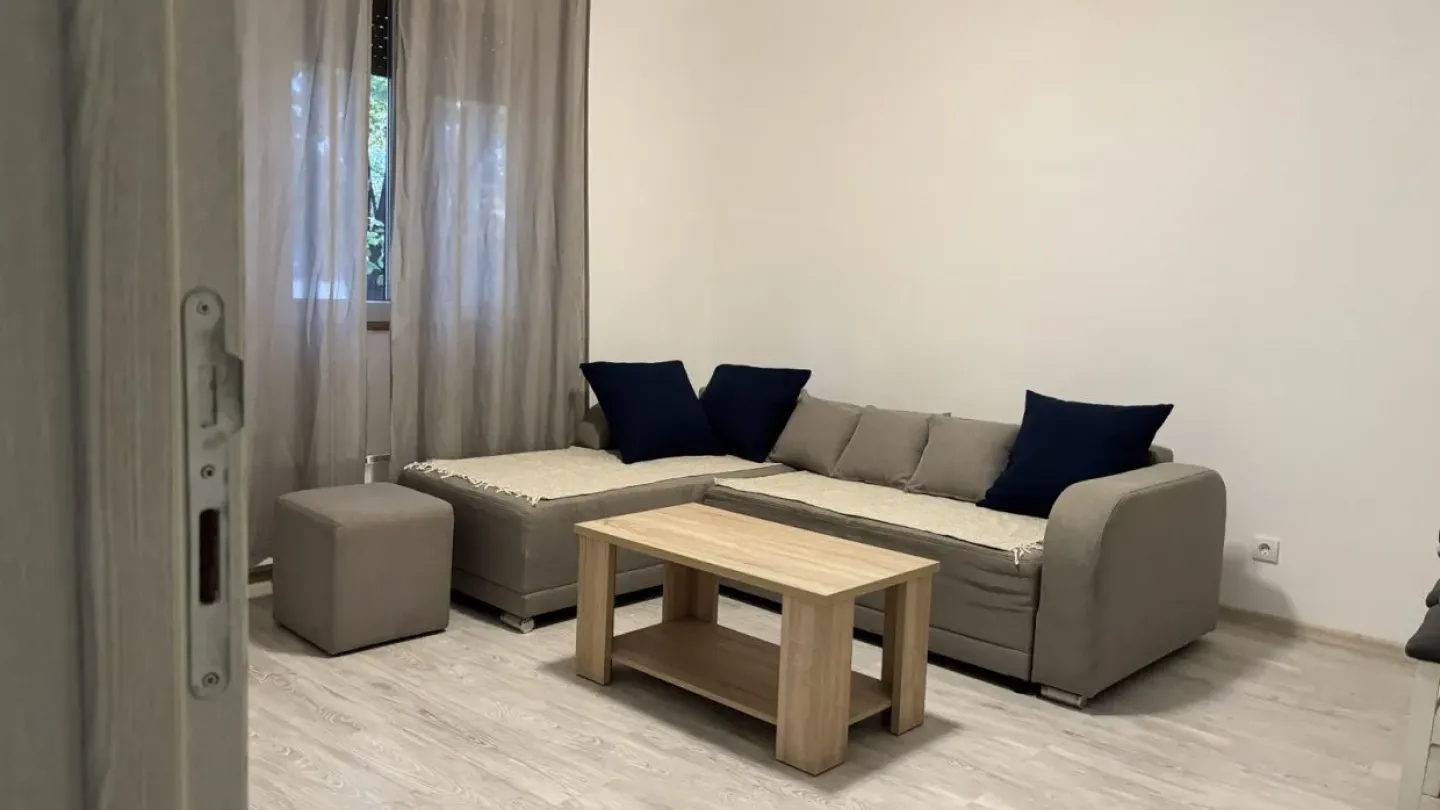 Spacious 3-Bedroom House for Rent on Banovo Brdo, Belgrade - Image 1