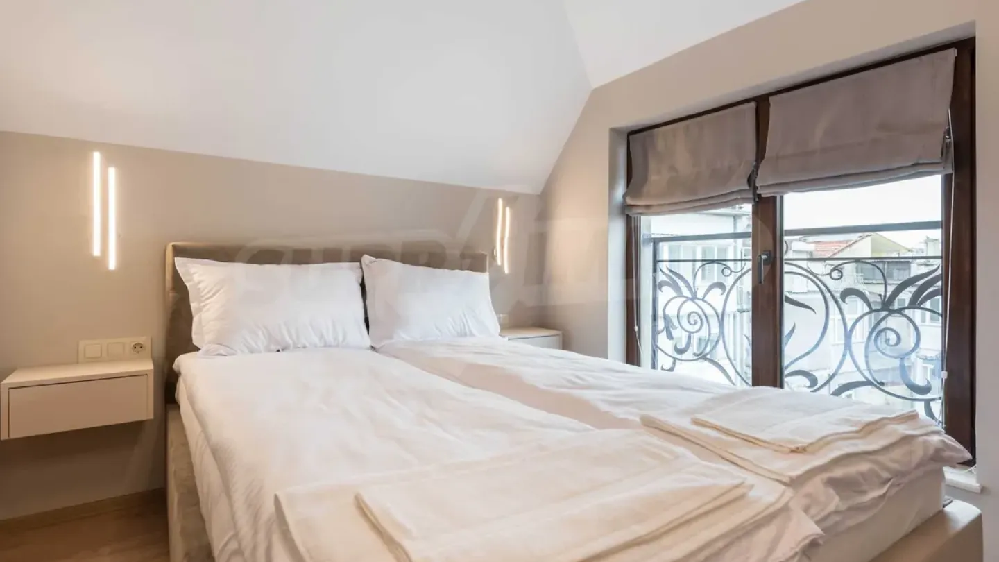 Spacious Fully Furnished Apartment in Varna City Center - Penthouse - Image 2