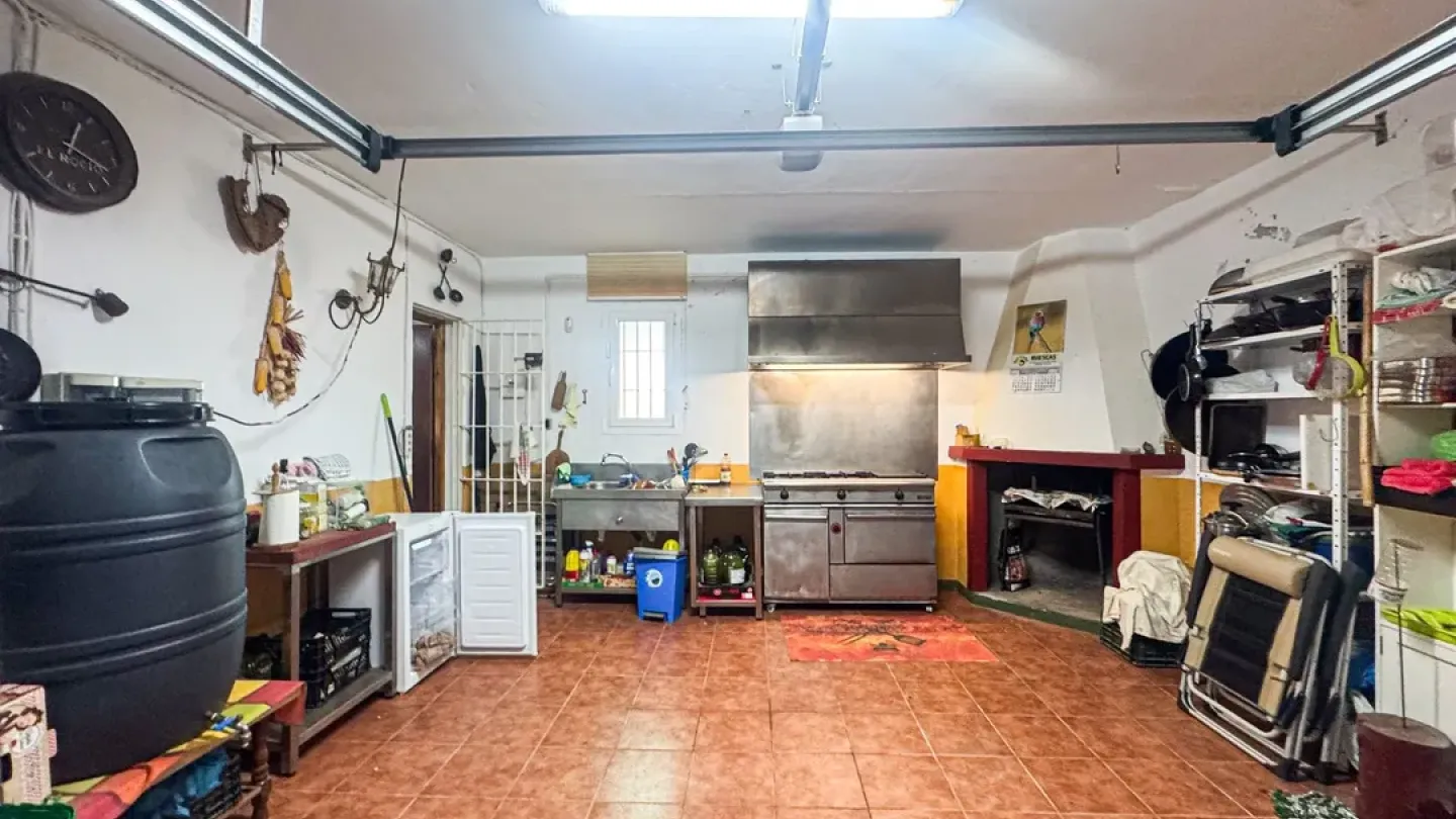 Spacious Cortijo with Land in Níjar, Spain - 3 Bedrooms - Image 5