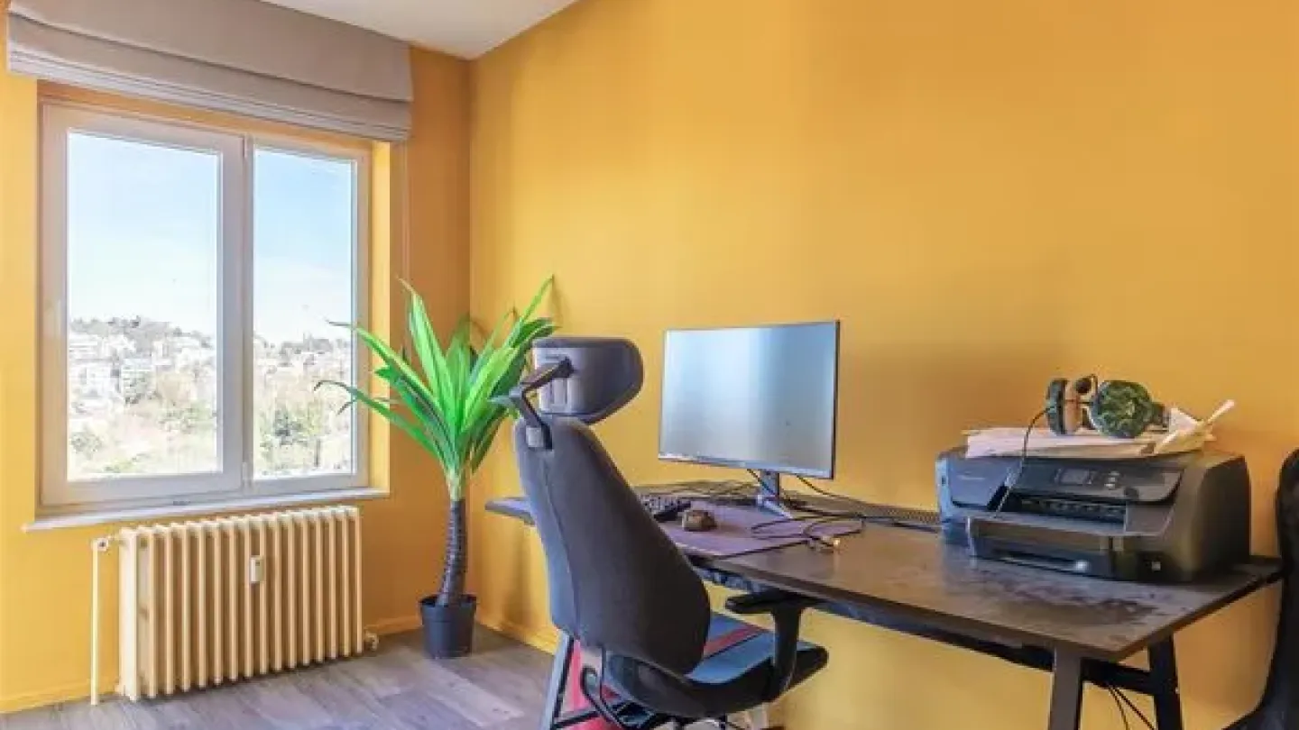 Bright 3-Bedroom Penthouse with Terraces & Parking in Ukkel - Image 1