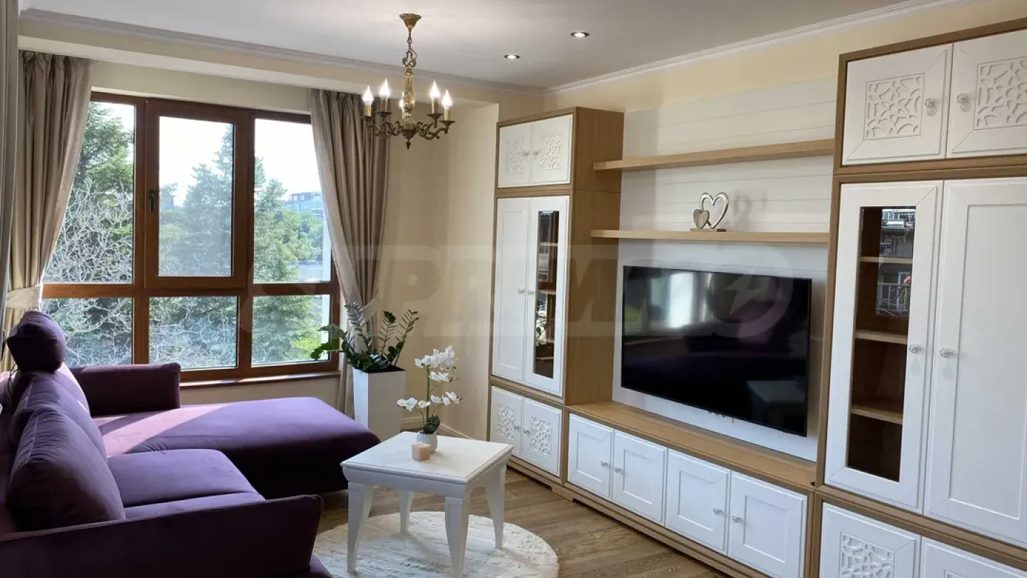 Spacious Fully Furnished Apartment in Central Varna, Bulgaria - Image 4