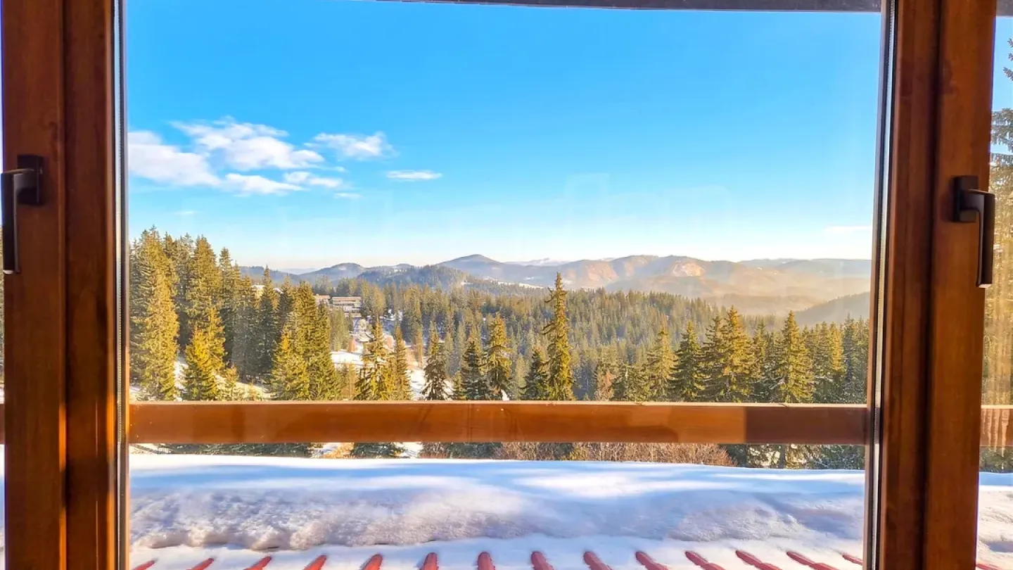 Panoramic One-Bedroom Apartment with Stunning Mountain Views in Pamporovo - Image 5