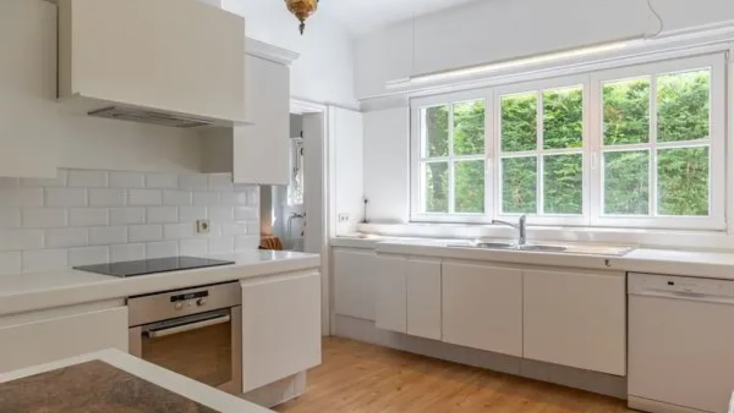 Spacious Villa with Independent Studio Near Prince d'Orange, Ukkel - Image 3