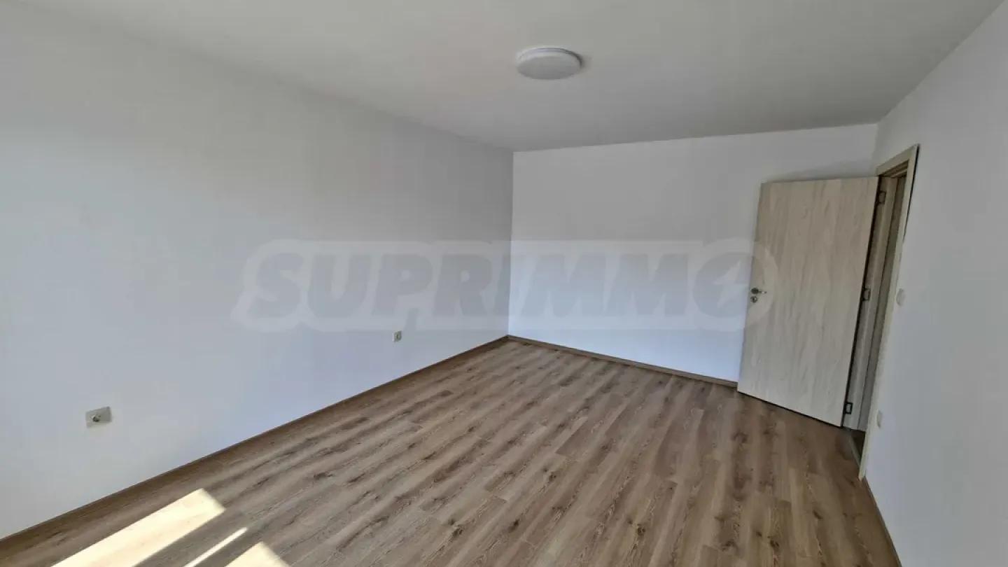 Spacious Apartment in Mladost 1, Varna - New Renovation - Image 2