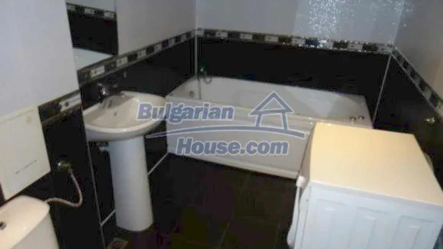 Stylish Bansko Apartment: Fully Furnished 2-Bedroom Residence for Sale - Image 5