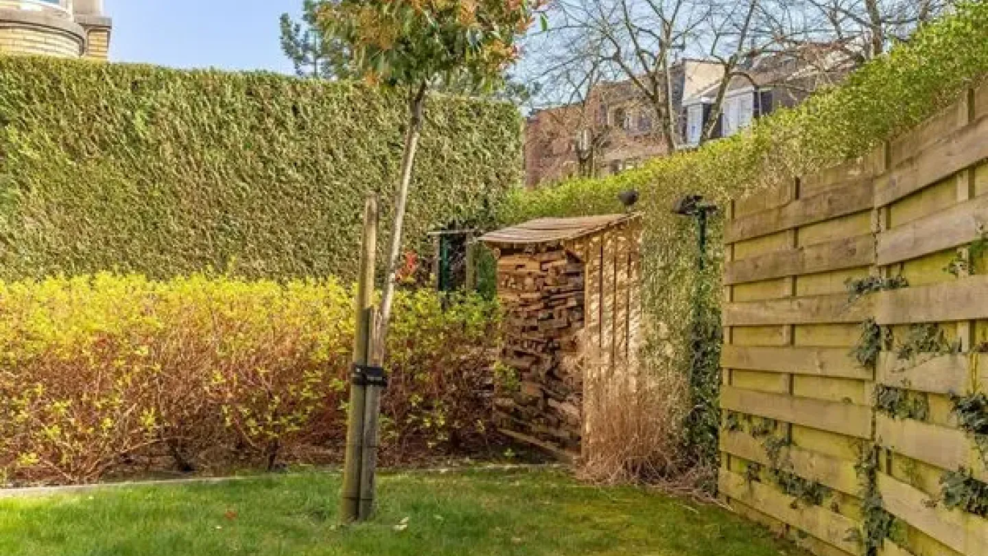 Spacious 4-Bedroom House with Rooftop & Parking in Ukkel - Image 2