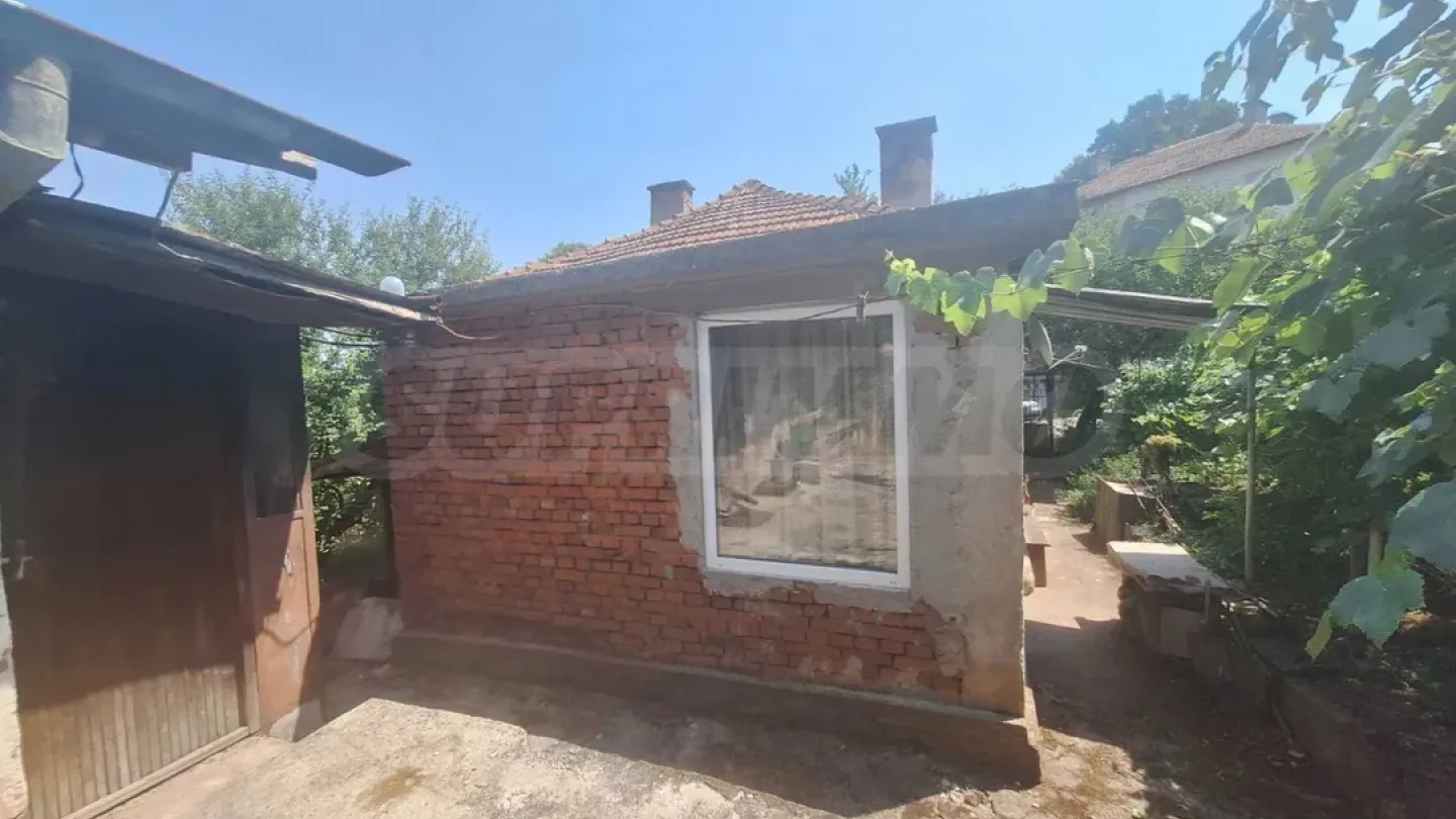 Spacious House with Large Garden Near Sofia, Bulgaria - Image 5