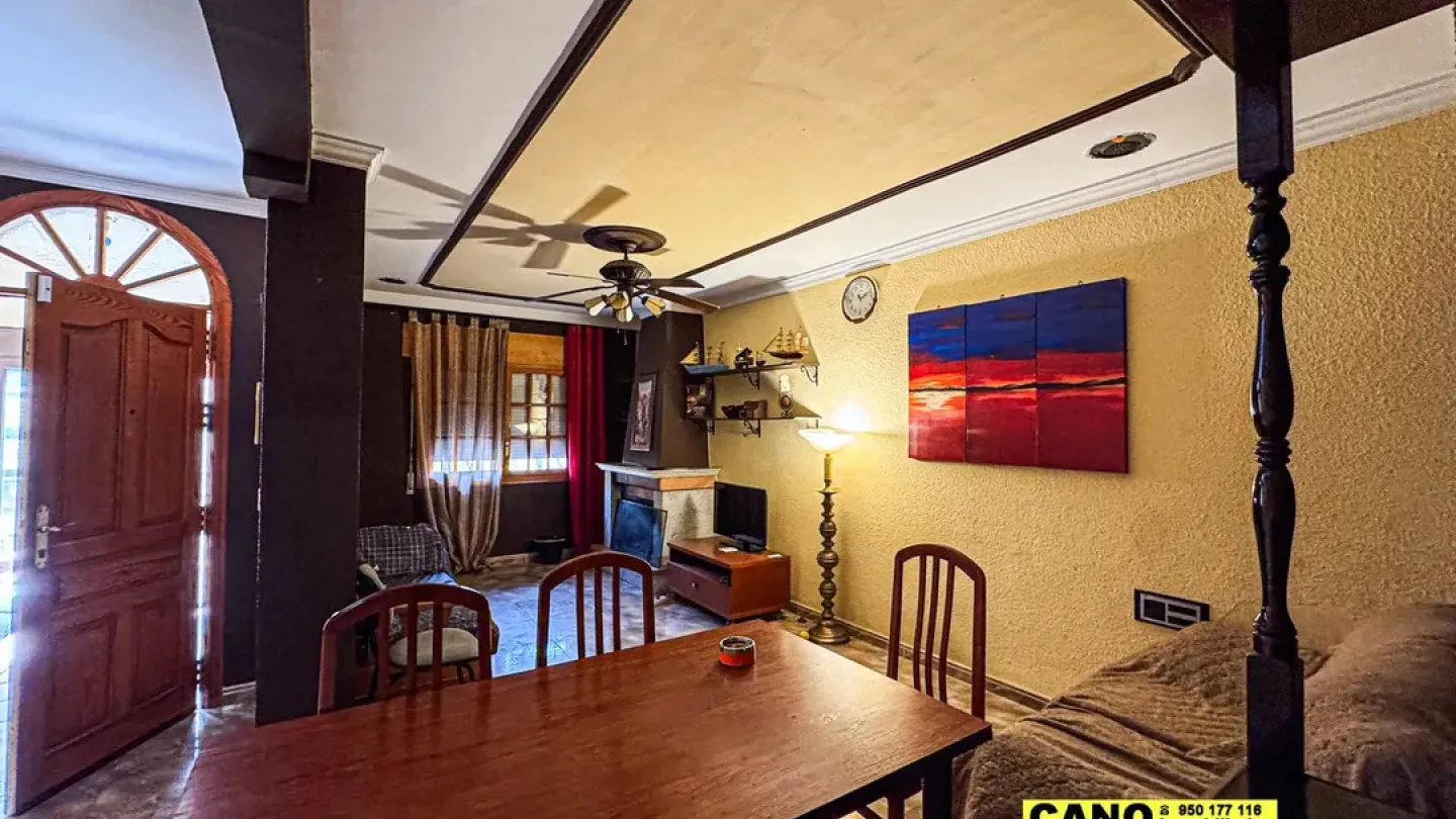 Spacious 4-Bedroom Dúplex Apartment in Prime Aguadulce Location - Image 5