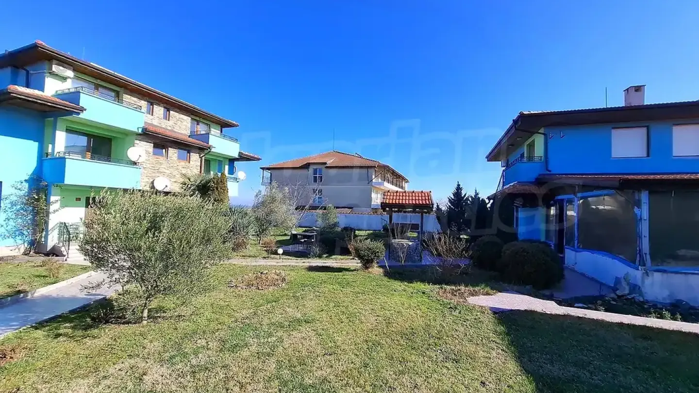 Stylish Sinemorets Complex: Luxurious Seaside Investment Opportunity - Image 1