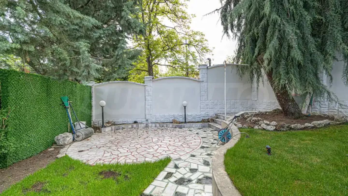 Luxury Villa Mount Vitosha View - Image 4