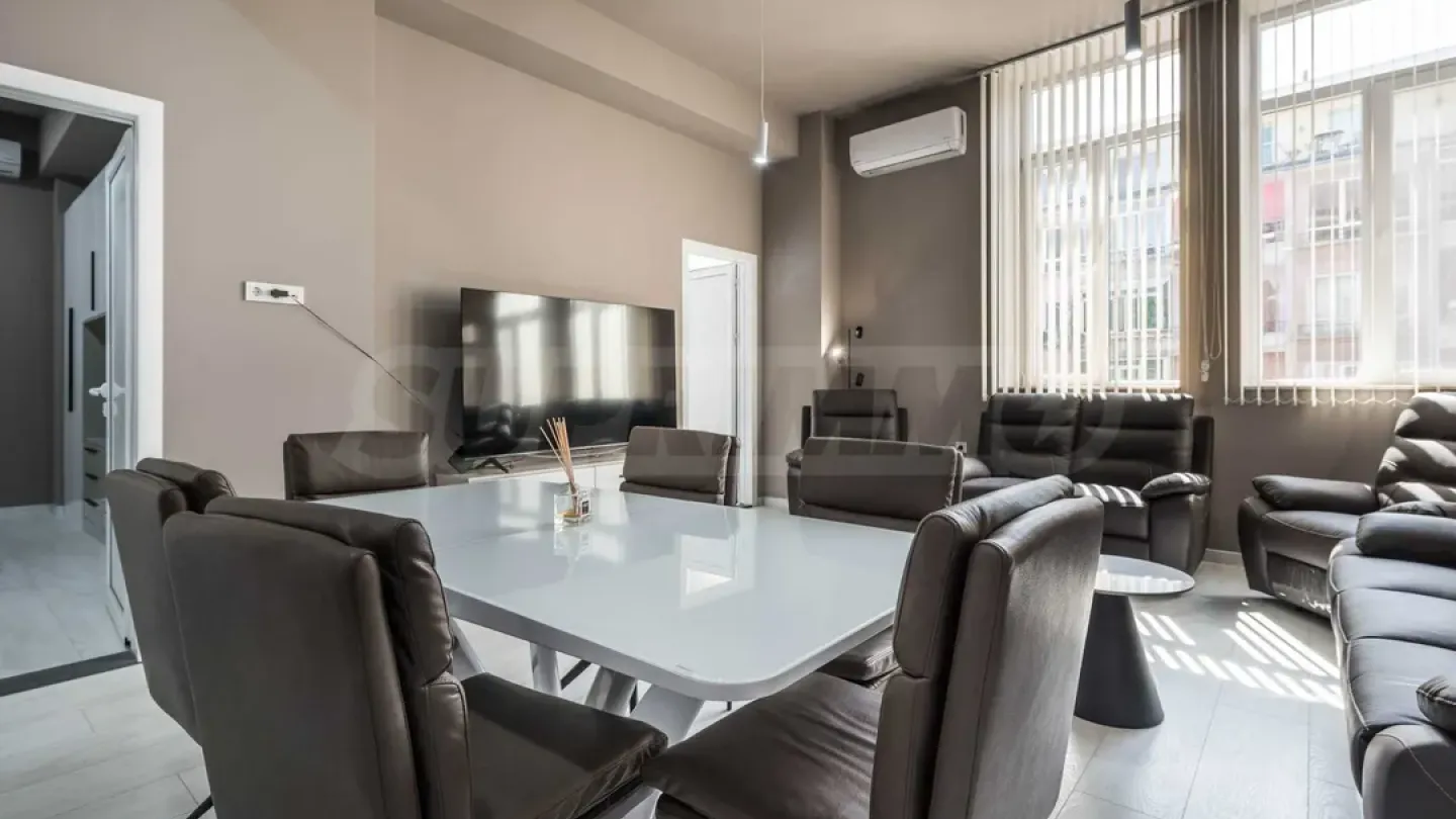 Spacious, Fully Furnished Apartment in Varna City Center - Image 2