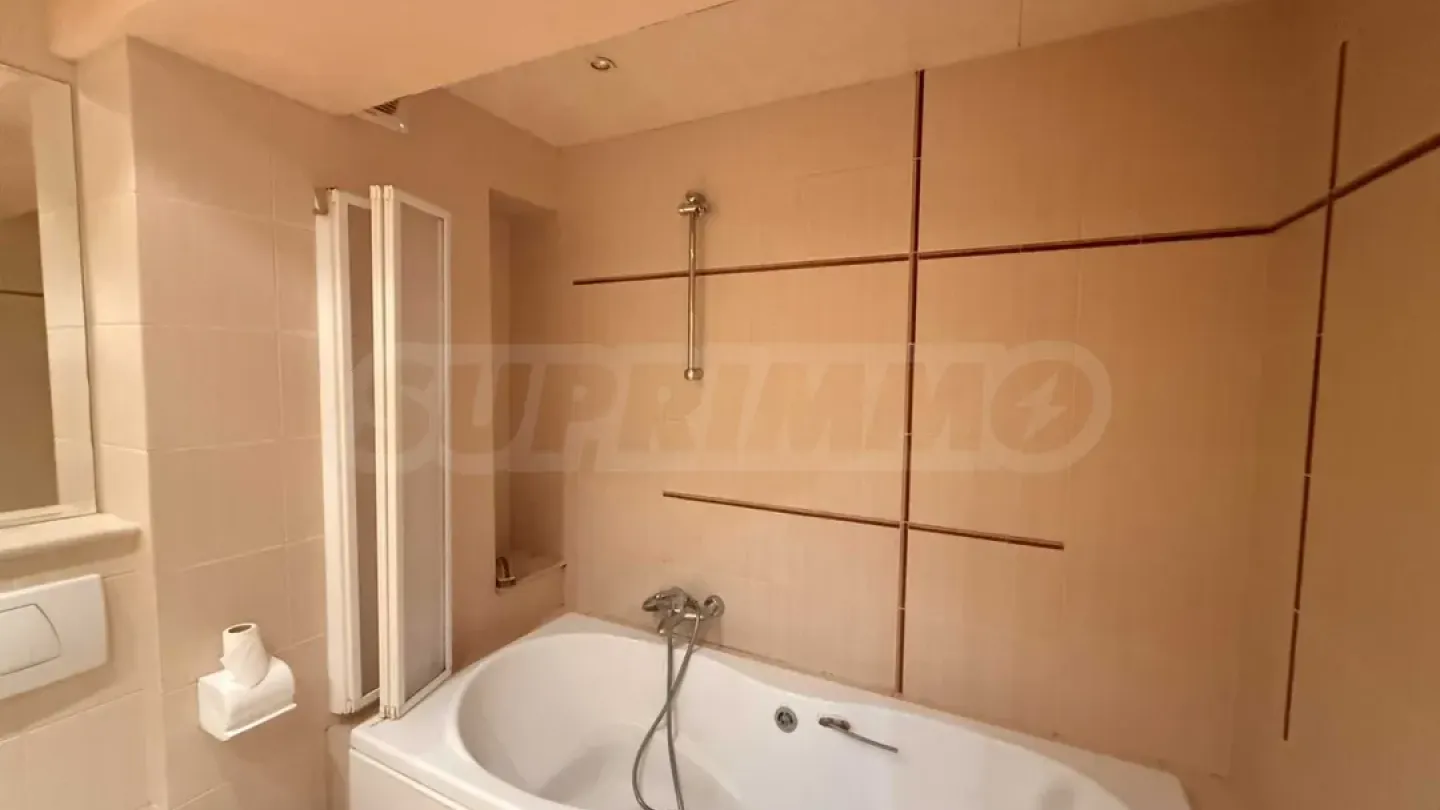 Spacious 3-Bedroom Apartment in New Varna Building - Image 2