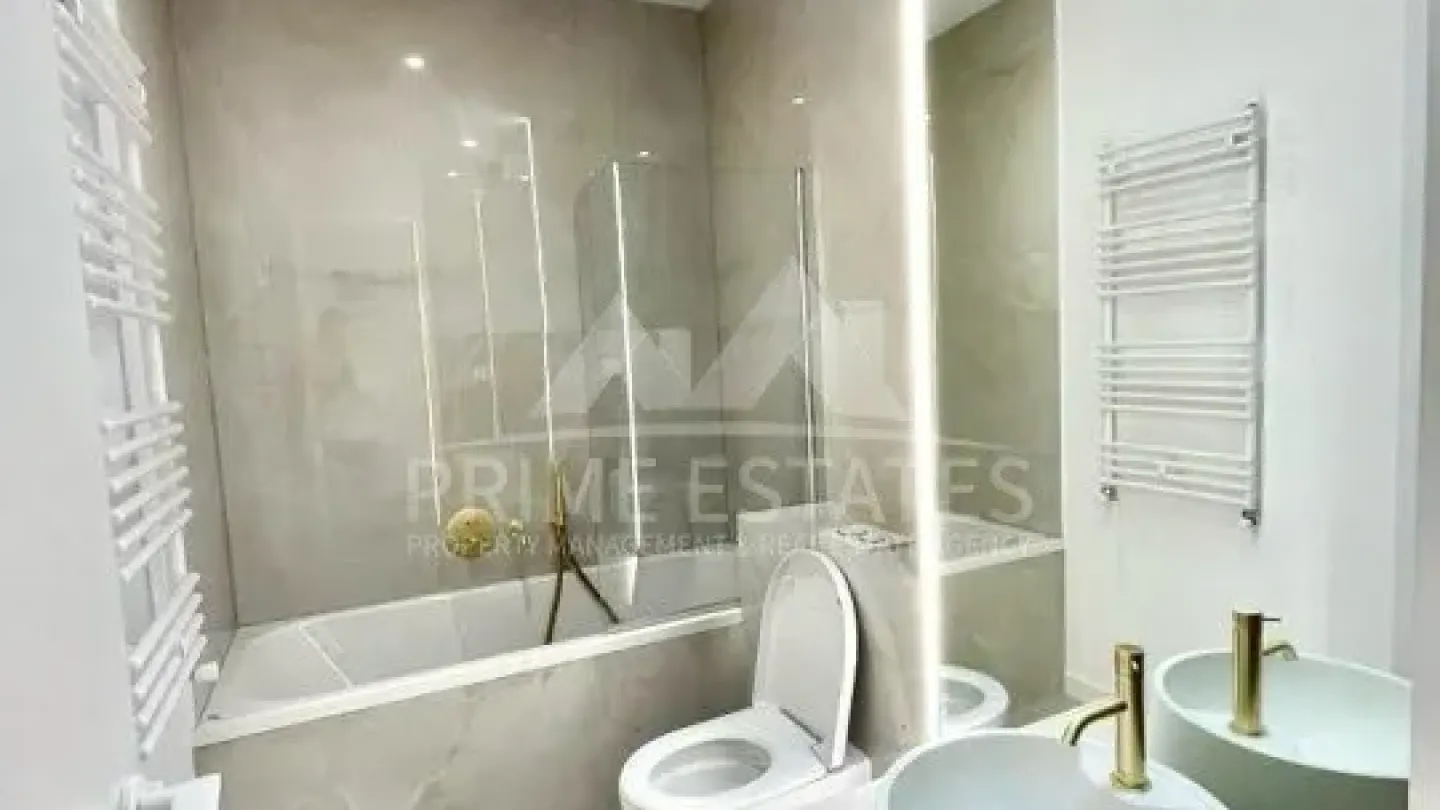 Spacious Fully Furnished 2-Bedroom Apartment with Parking - Cortina North - Image 3