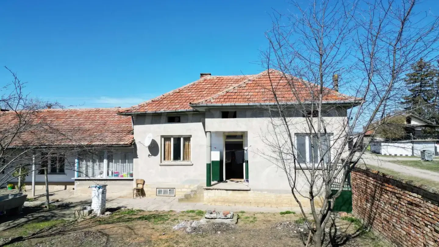 Charming Two-Building Home Near Levski, Bulgaria - 105m2 - Image 5