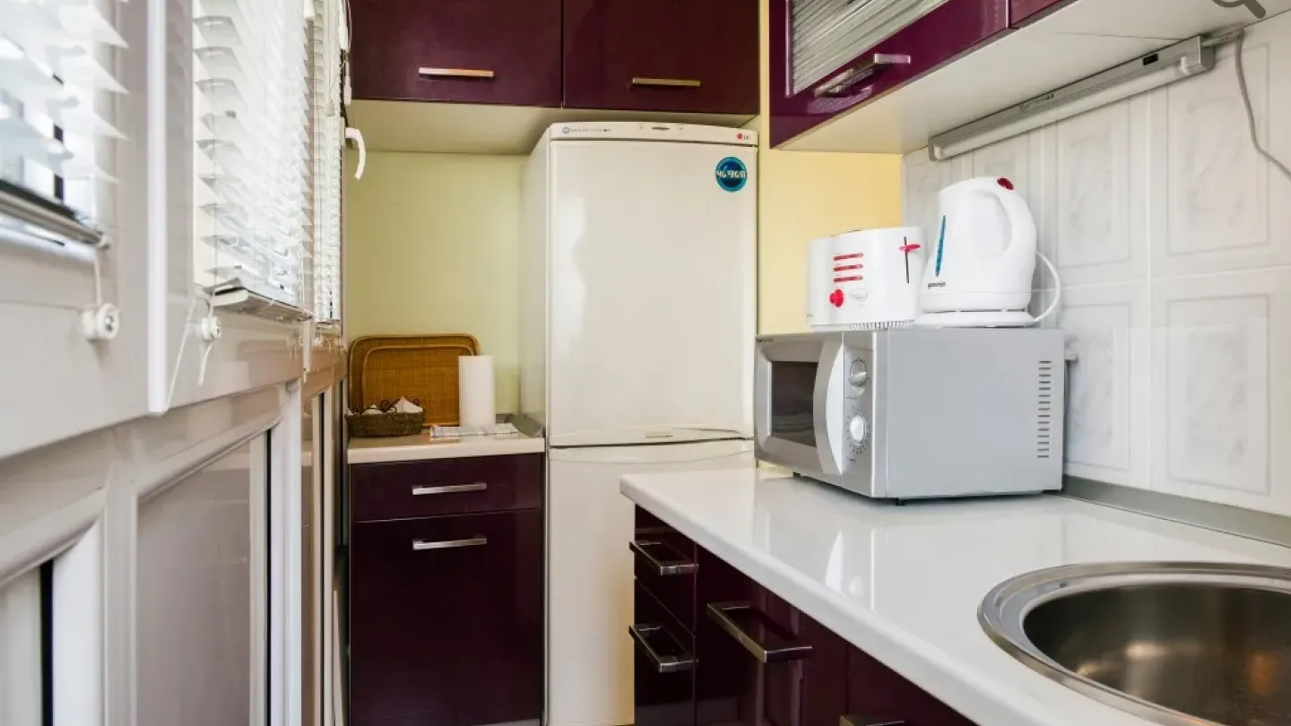 Charming 2-Bedroom Apartment in Belgrade's Obilic Promenade - Image 1