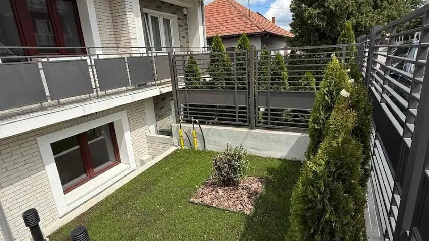 Spacious 5-Bedroom House in Belgrade with Modern Amenities for Rent - Image 2