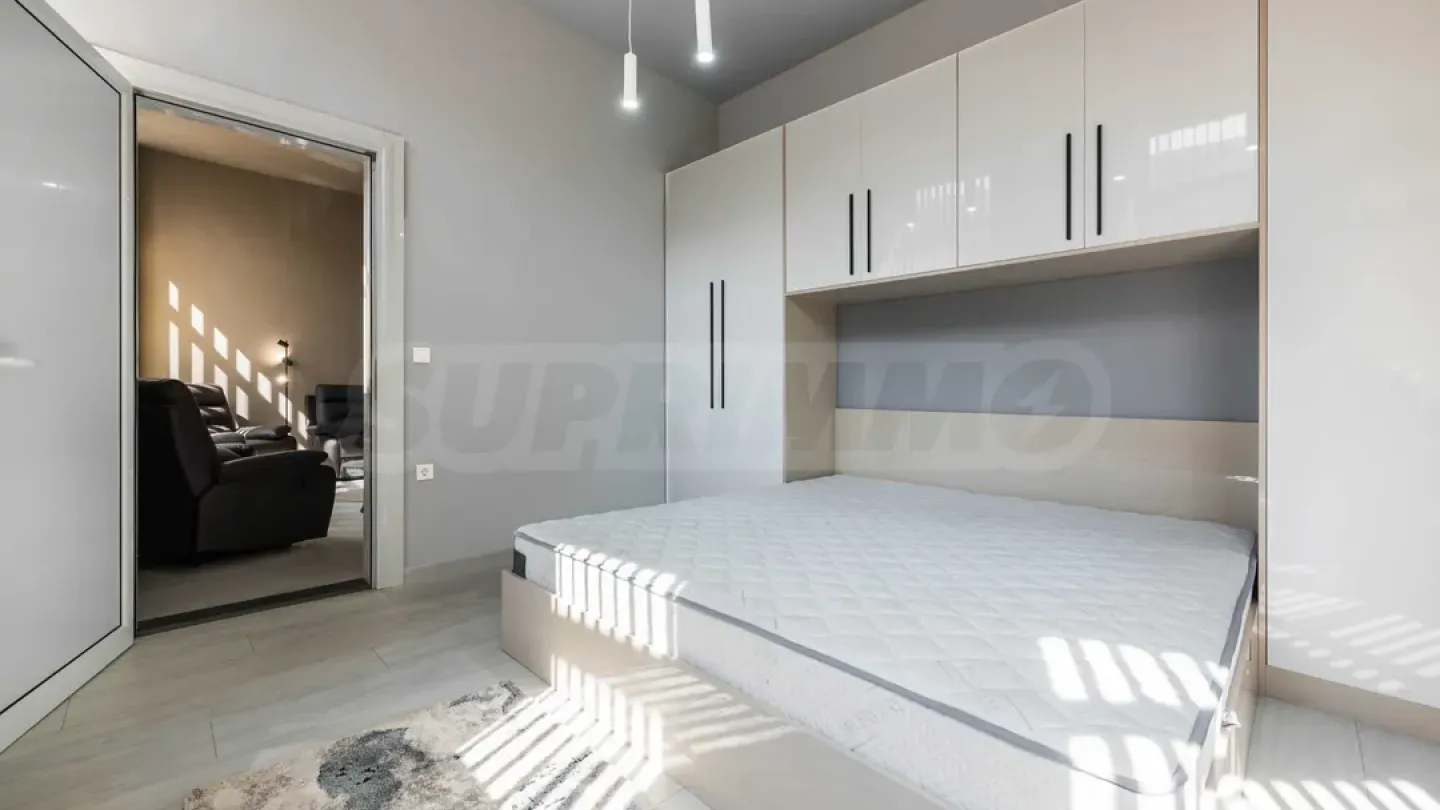 Spacious, Fully Furnished Apartment in Varna City Center - Image 4