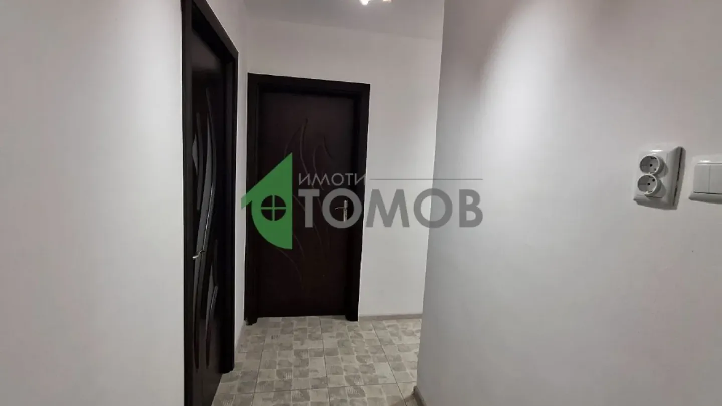 Spacious, Renovated 3BR Apartment with Great Views in Stara Zagora - Image 4