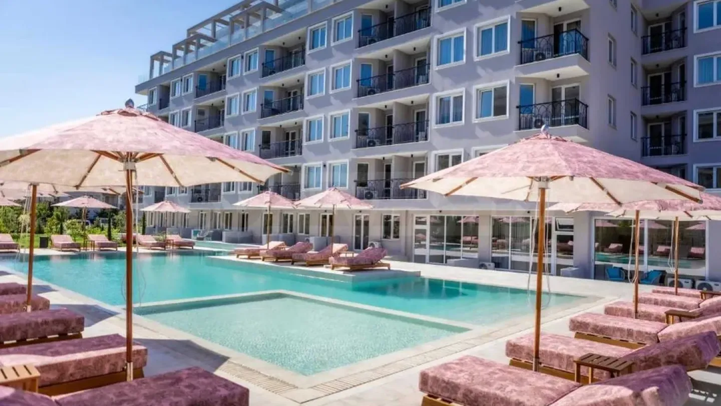 Sunbeam Beach Apartment - Zazu &amp; Pool Views - Image 2