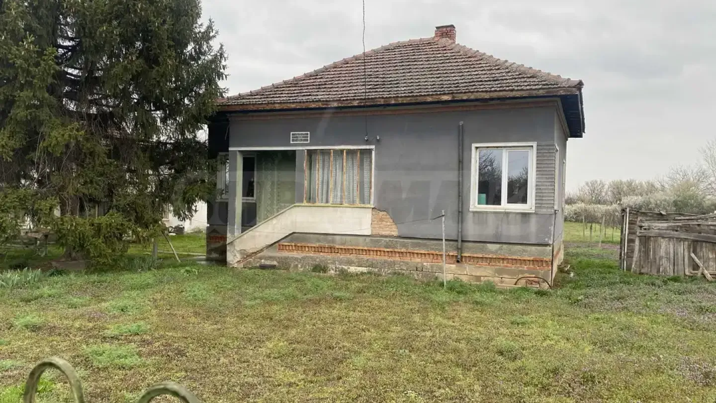 Spacious House with Garden Near Vidin, Bulgaria - Image 5