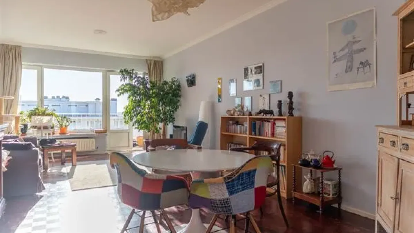 Uccle Center Apartment with Terraces & Breathtaking Brussels Views - Image 5