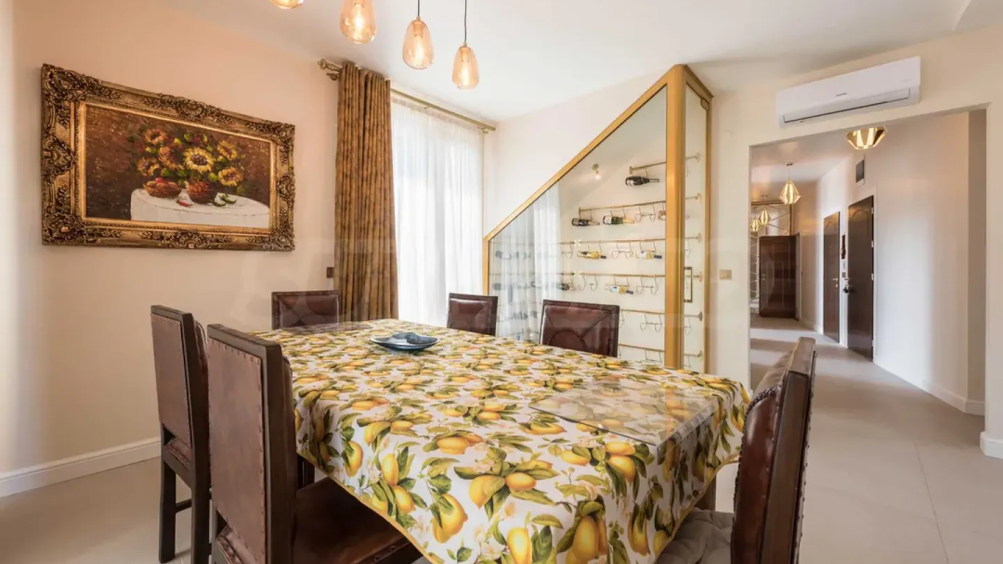 Luxury Penthause with Sea View in Varna - Image 5