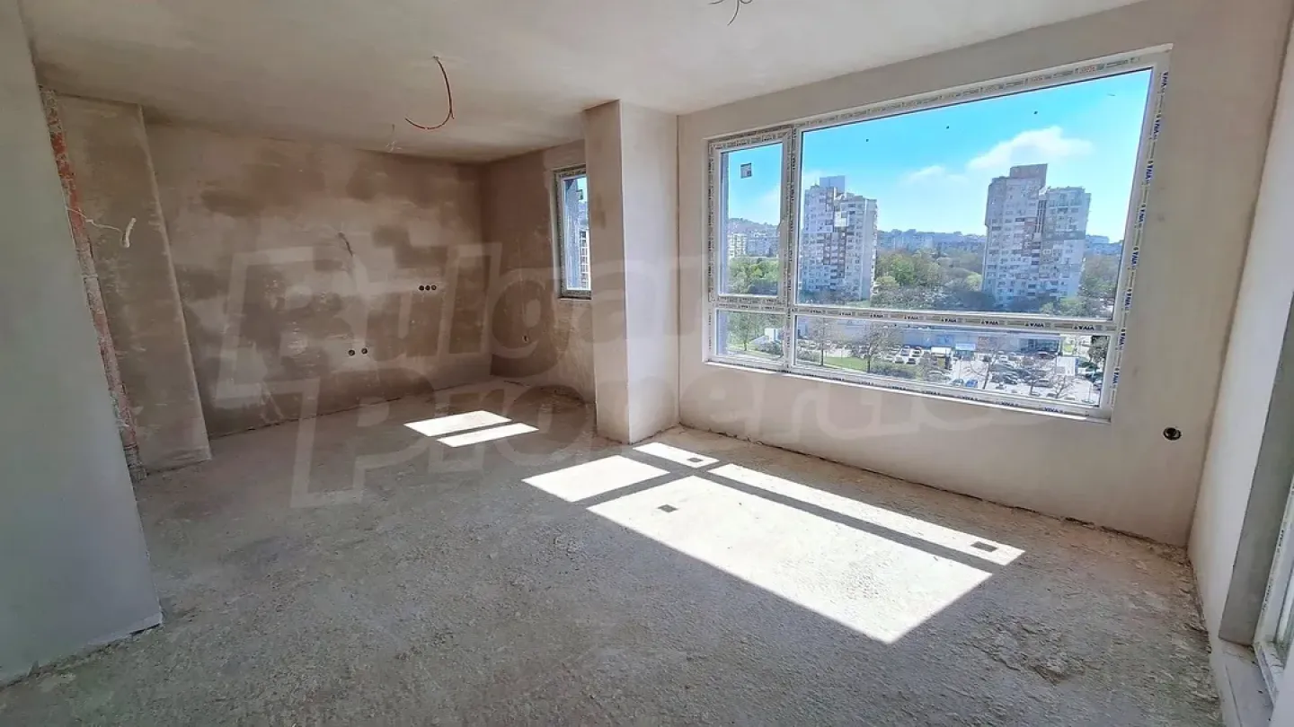 Spacious New One-Bedroom Apartment with Sea Views in Varna - Image 3
