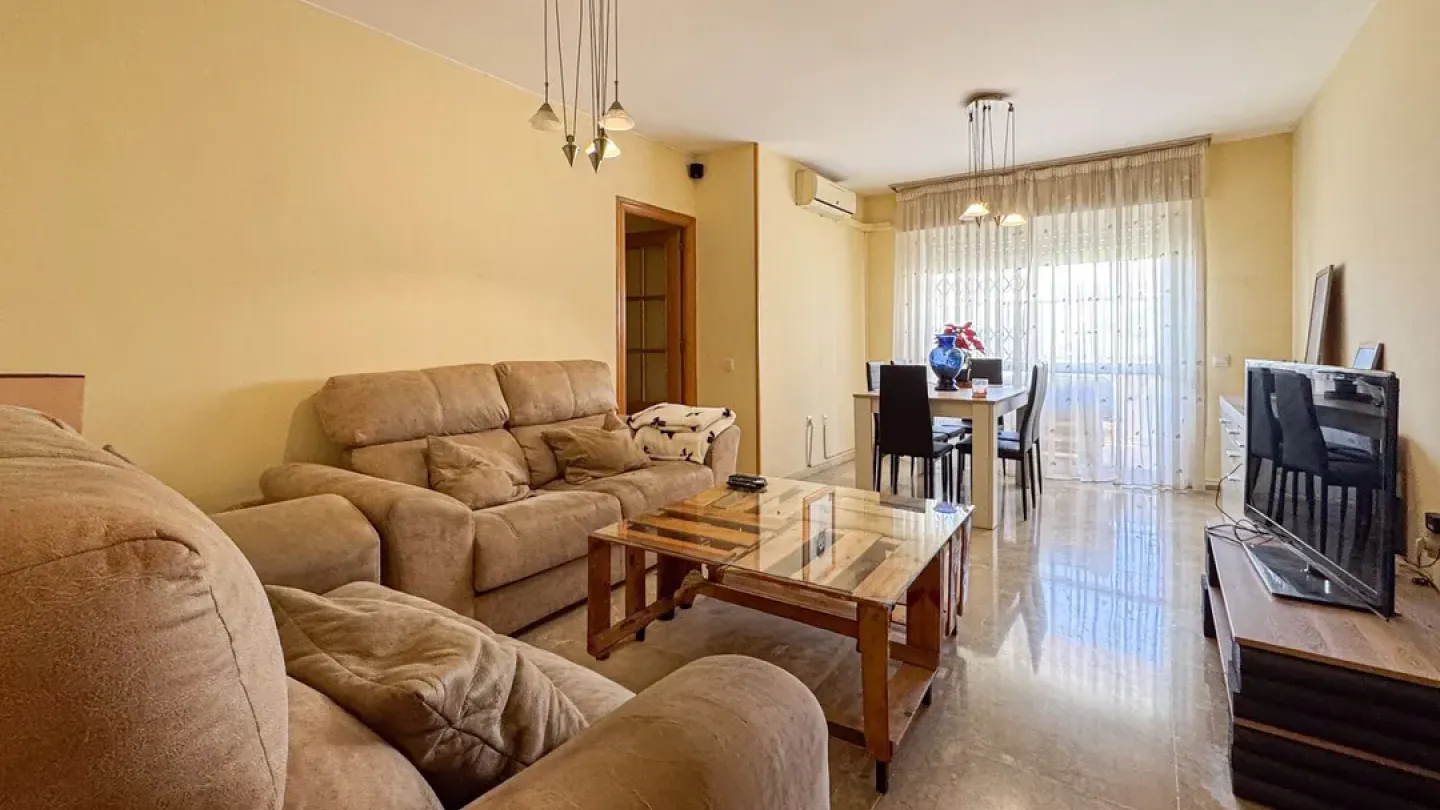 Spacious 3-Bedroom Apartment with Pool & Garage in Aguadulce - Image 2