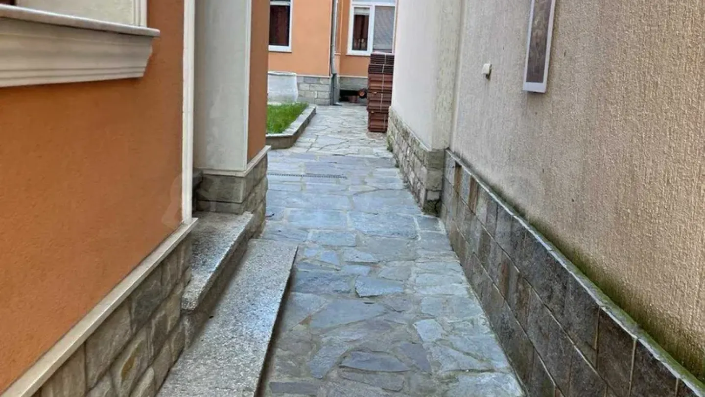 Spacious Apartment in Central Plovdiv, Near Grand Shopping Center - Image 2