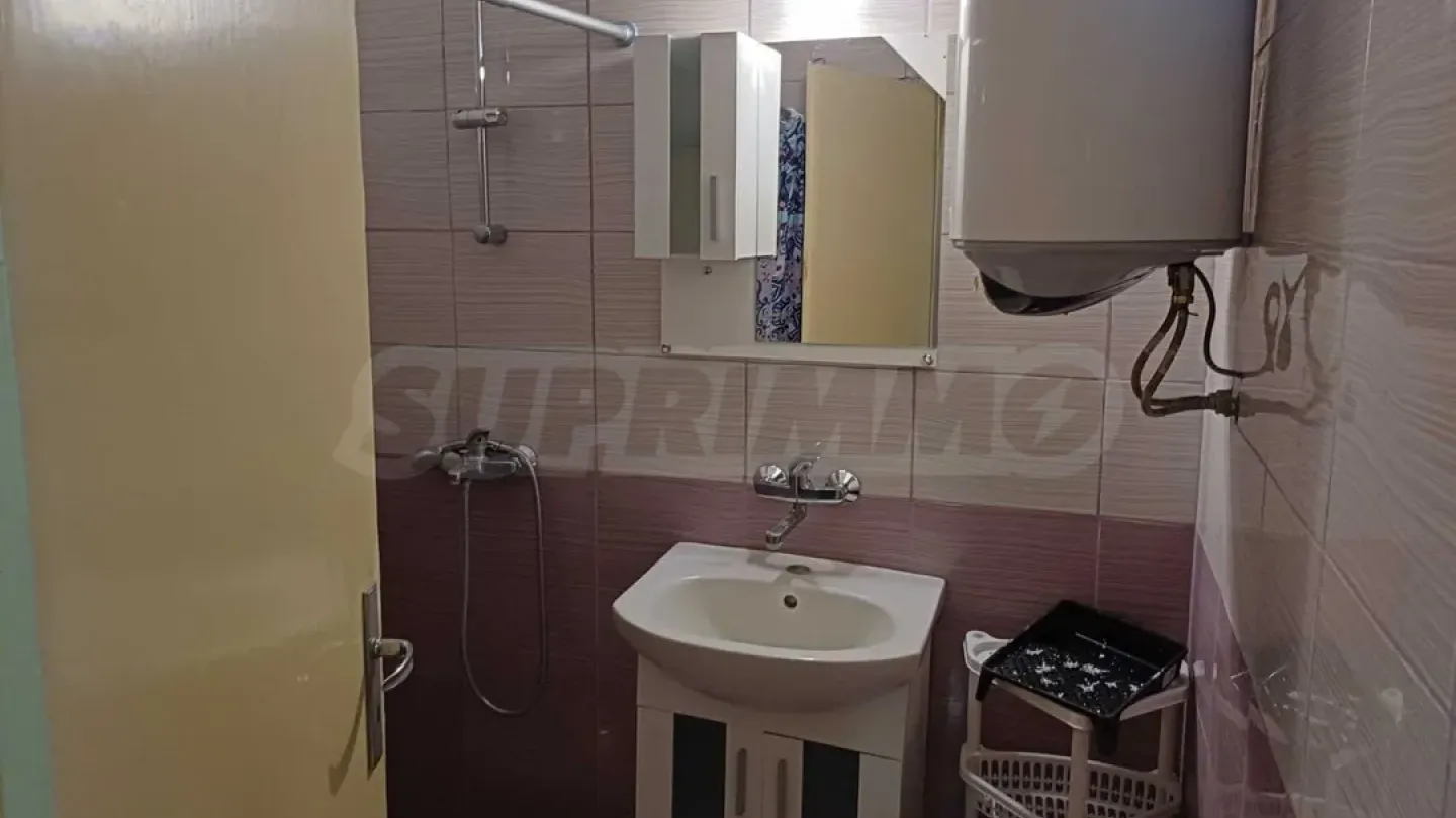 Spacious, Fully Furnished Apartment in Burgas City Center - Image 5