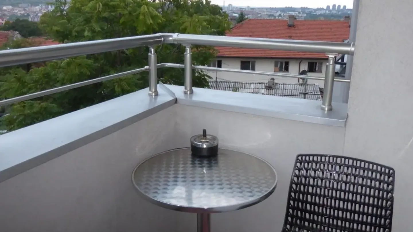 Spacious, Fully Furnished 3-Bedroom Apartment with Garage in Belgrade - Image 2