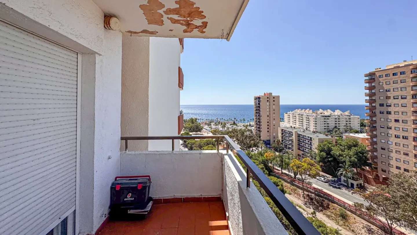 Spacious 3-Bedroom Apartment in Sunny Aguadulce, Spain - Image 2