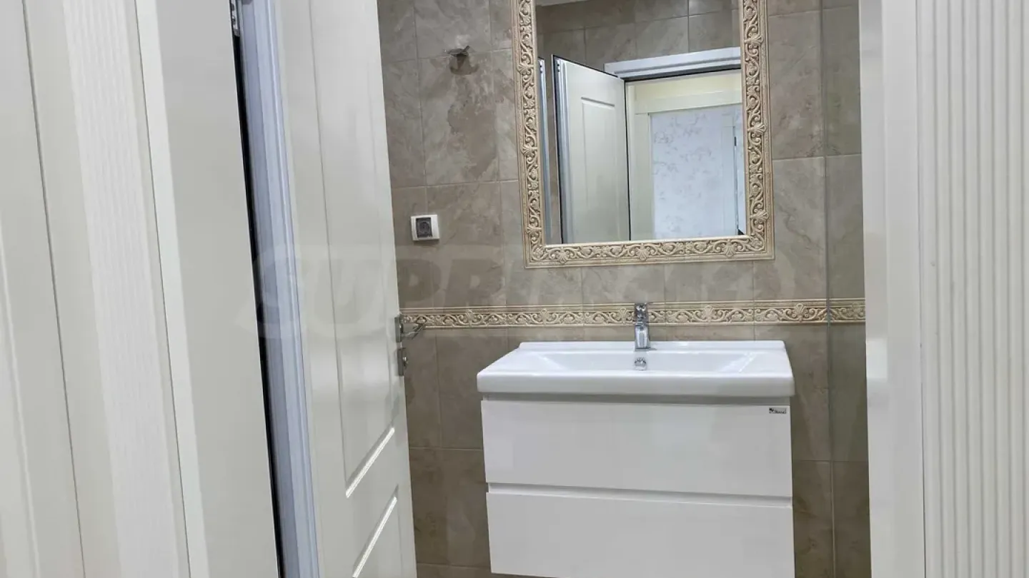 Spacious Fully Furnished Apartment in Central Varna, Bulgaria - Image 2