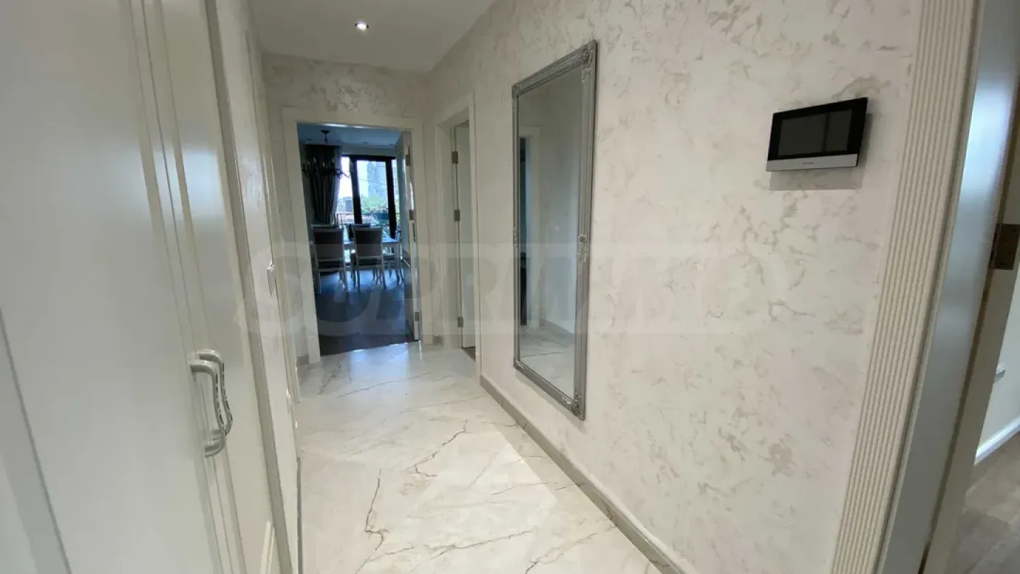 Spacious Fully Furnished Apartment in Central Varna, Bulgaria - Image 3