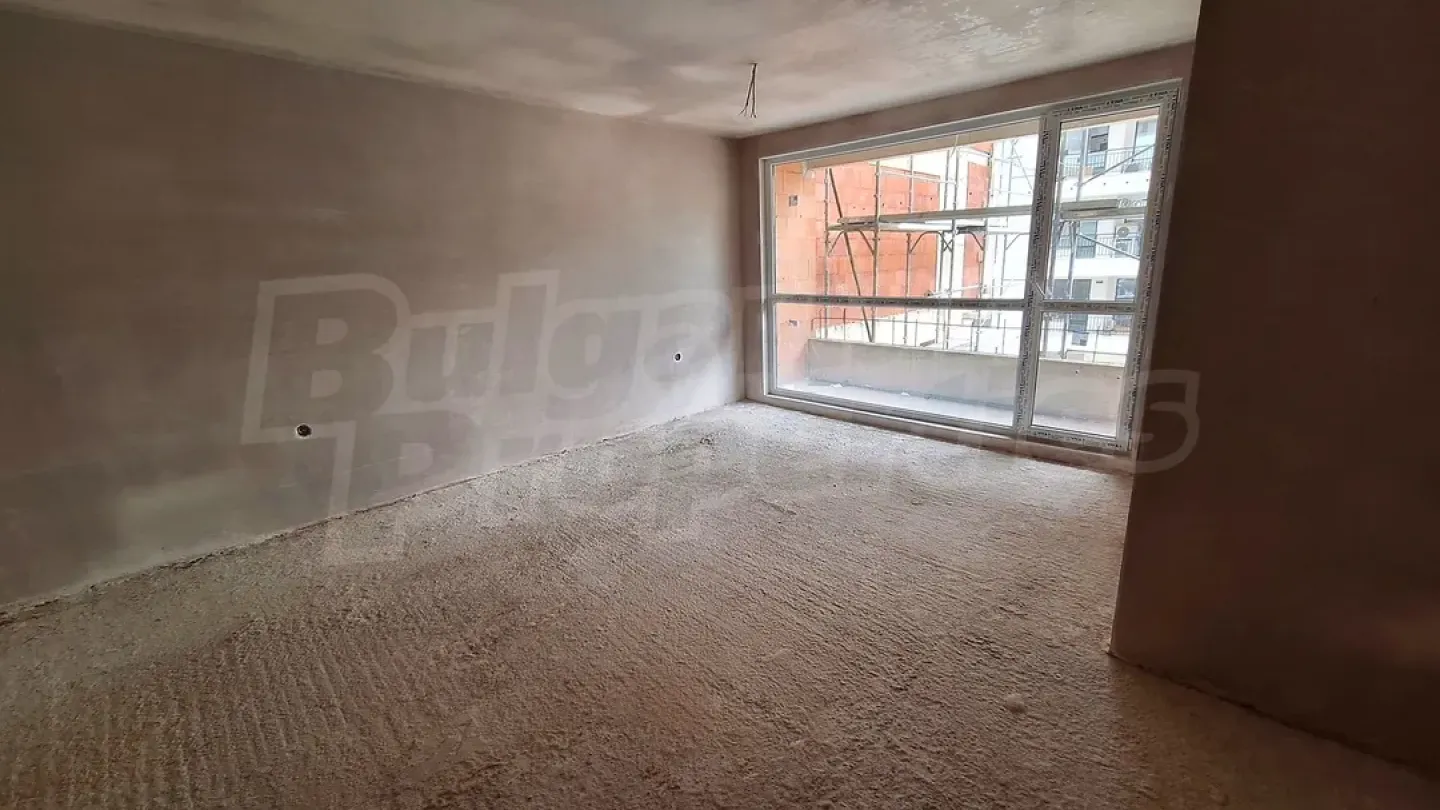 Spacious South-Facing 2-Bedroom Apartment in Varna's Vazrazhdane 1 - Image 3