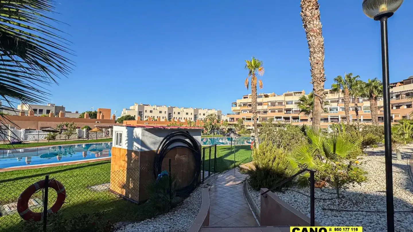 Spacious 2-Bedroom Apartment with Pool in Toyo, Almería - Image 4
