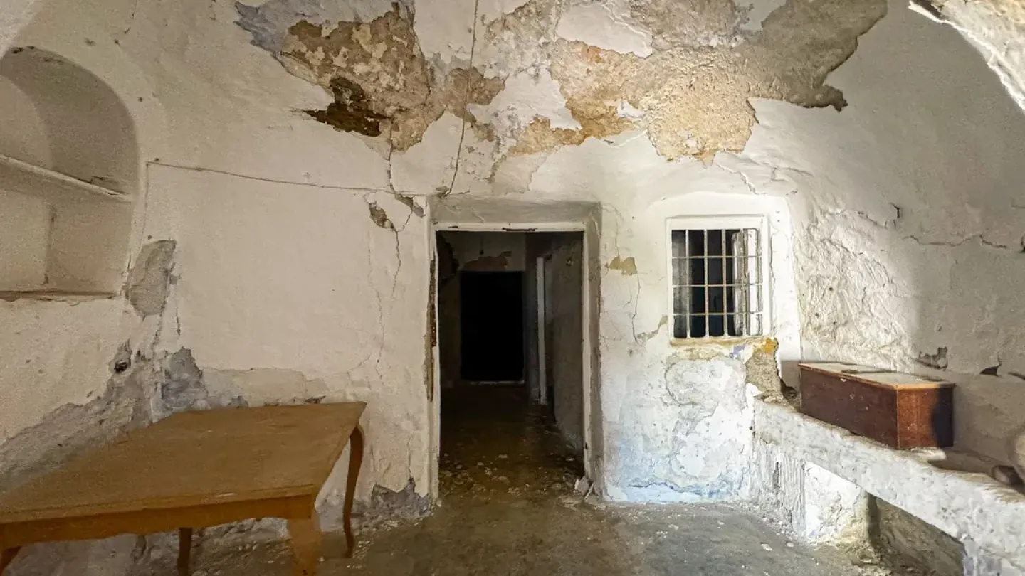 Unique Cave House in Viator – 9 Bedrooms, Great Potential - Image 4