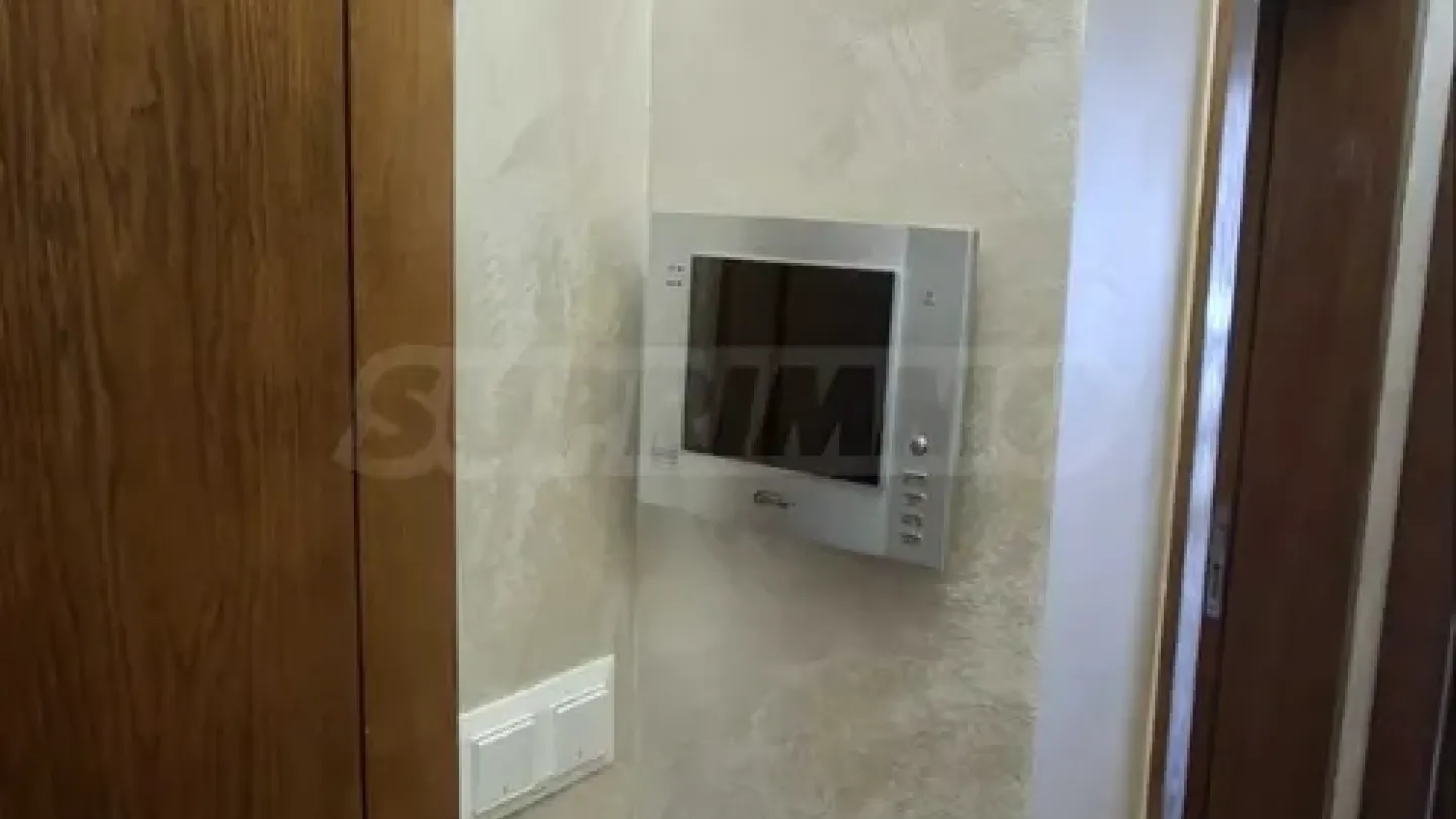 Spacious, Fully Furnished Apartment in Heart of Varna - Image 5