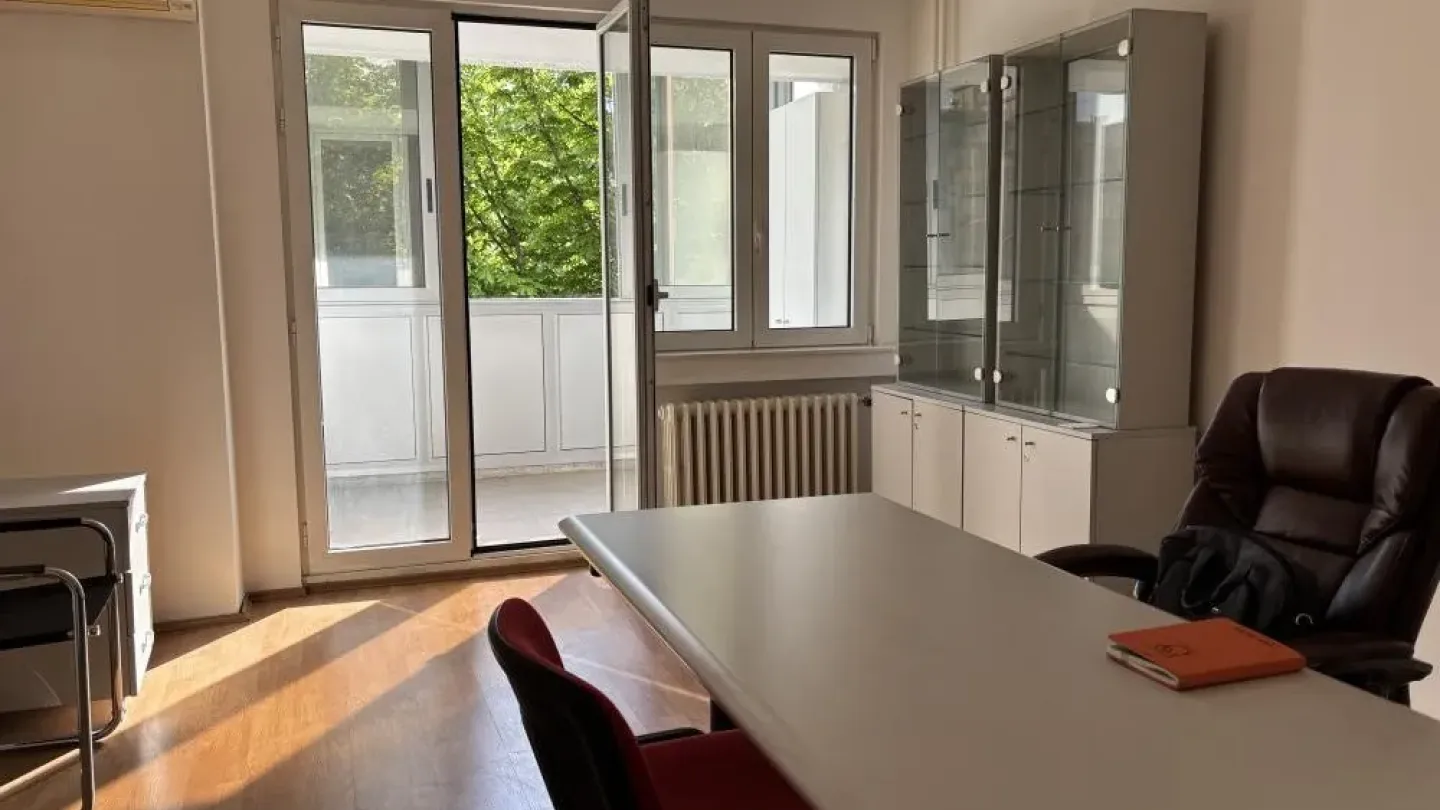 Spacious 3-Bedroom Apartment for Rent on Belgrade's Karađorjev Square - Image 1