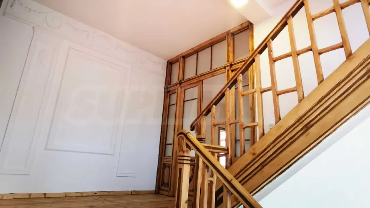 Spacious, Fully Furnished Apartment in Plovdiv Center - Image 1