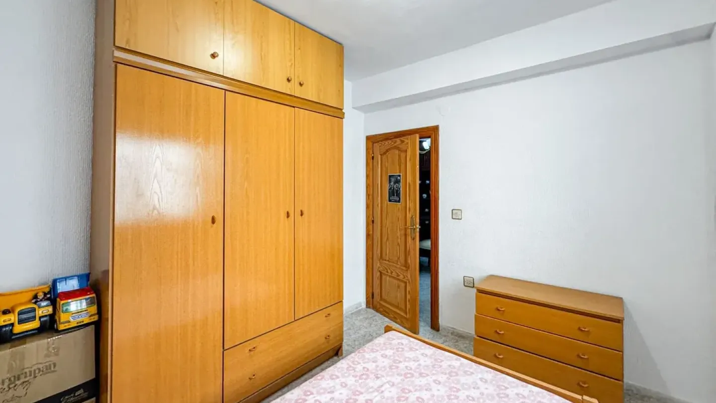 Spacious Apartment with Terrace and Garage in Almería, Spain - Image 2