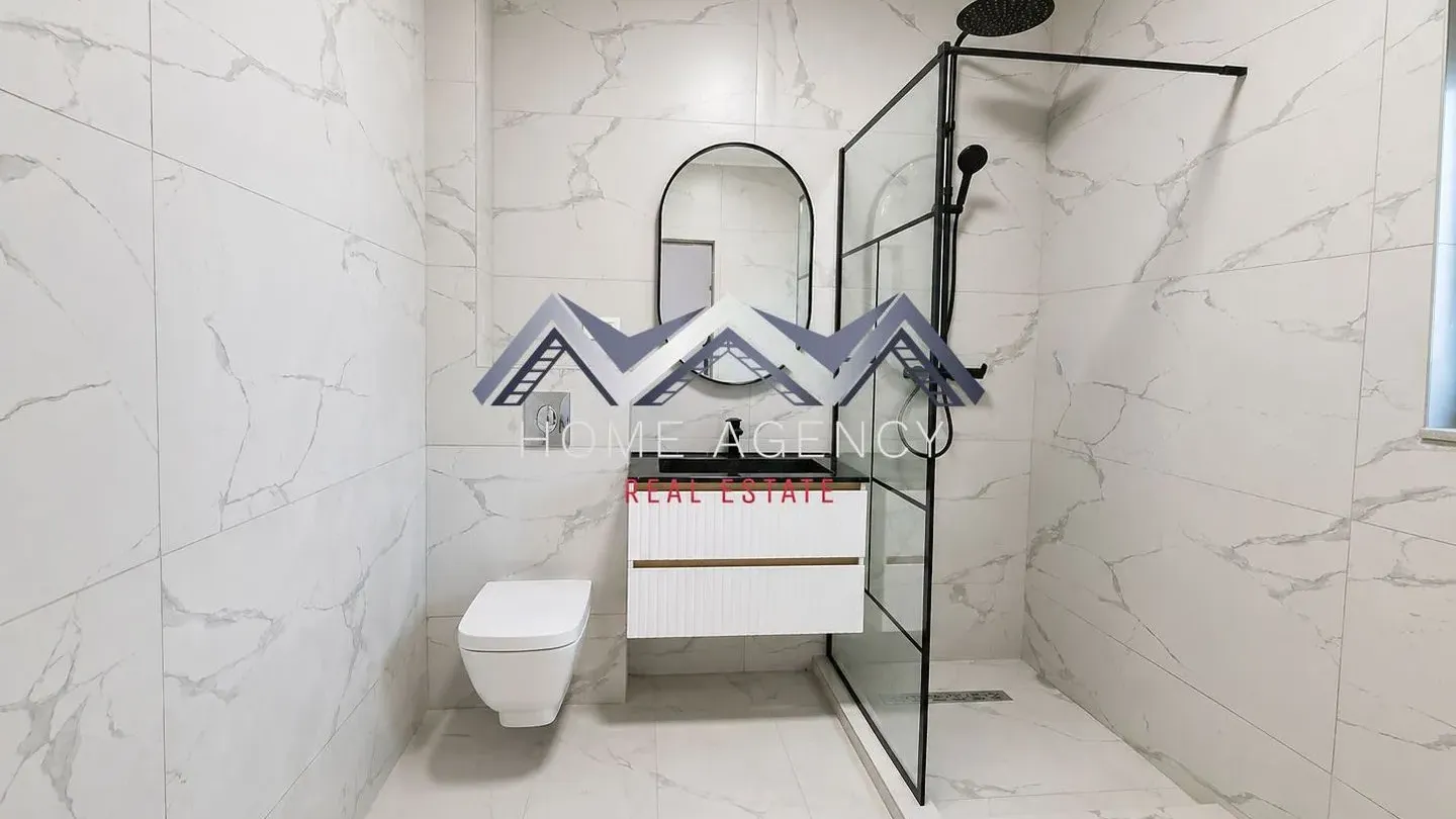 Spacious 4 Bedroom House in Otopeni with Modern Amenities - Image 1