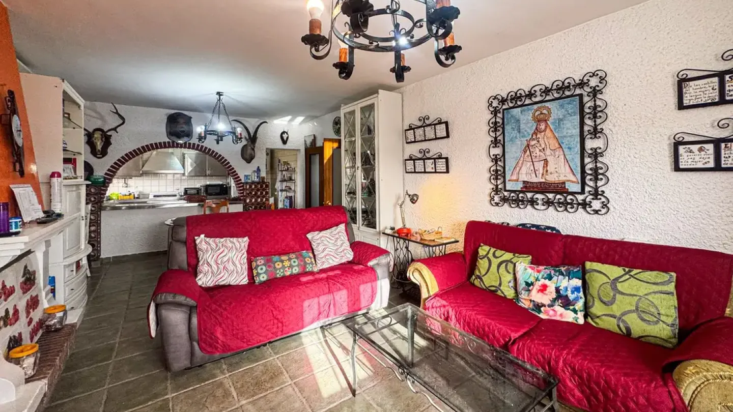 Spacious Cortijo with Land in Níjar, Spain - 3 Bedrooms - Image 3