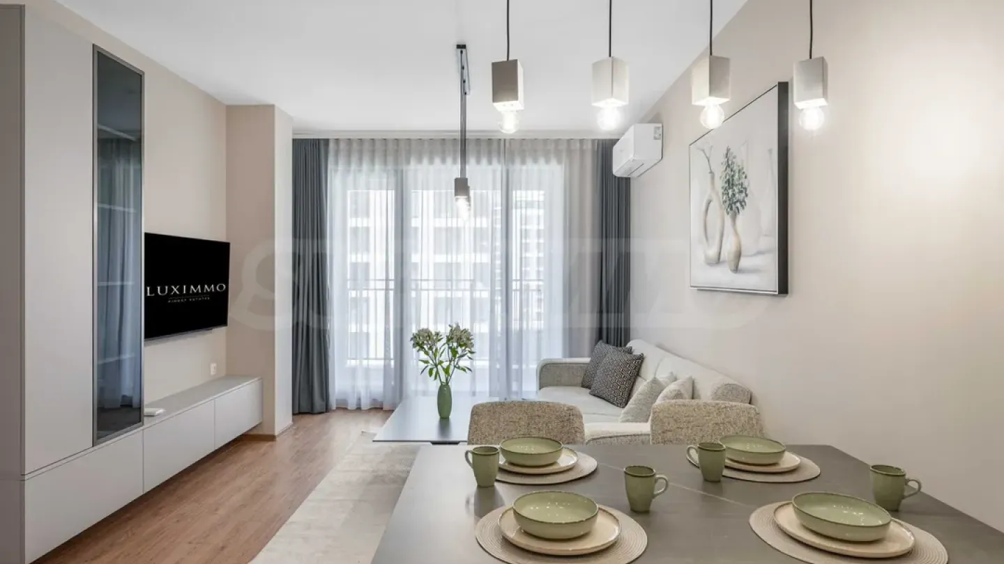 Stylish 2-Bedroom Apartment in Residential Park, Plovdiv - Image 2