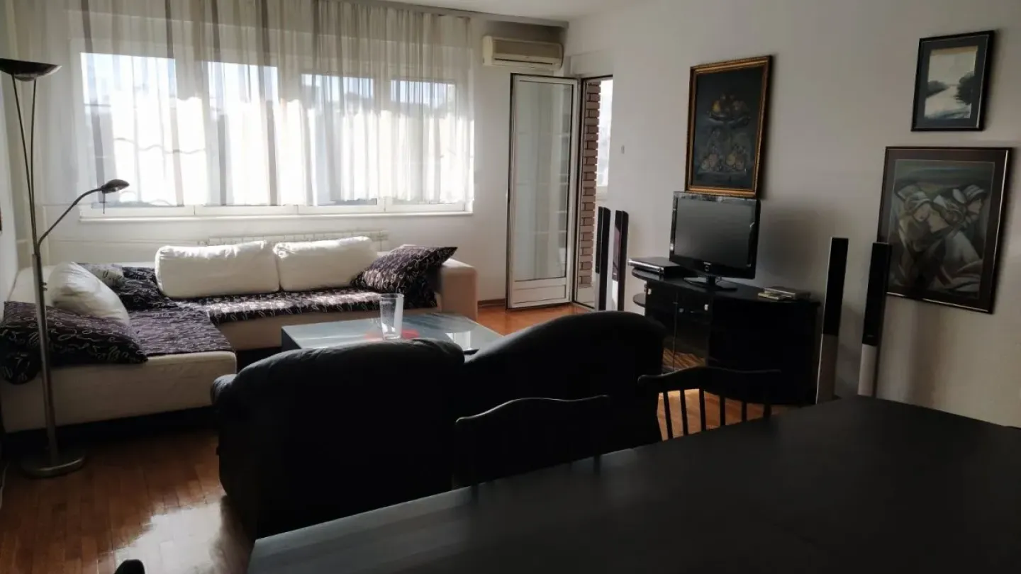 Fully Furnished 2 Bedroom Apartment for Rent in Vračar, Belgrade - Image 2