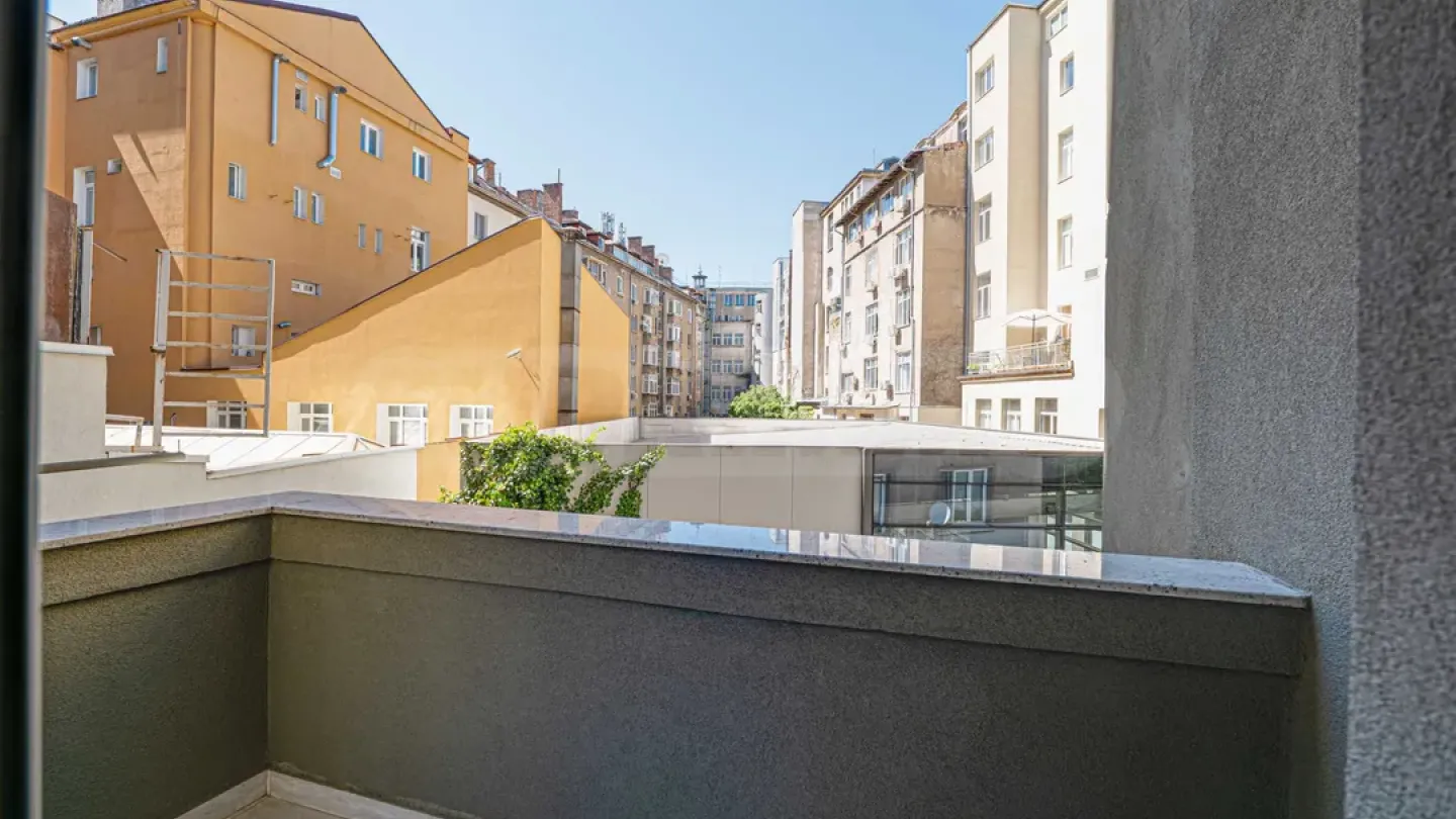 Luxury Designer Apartment on Soborna Blvd - Image 1