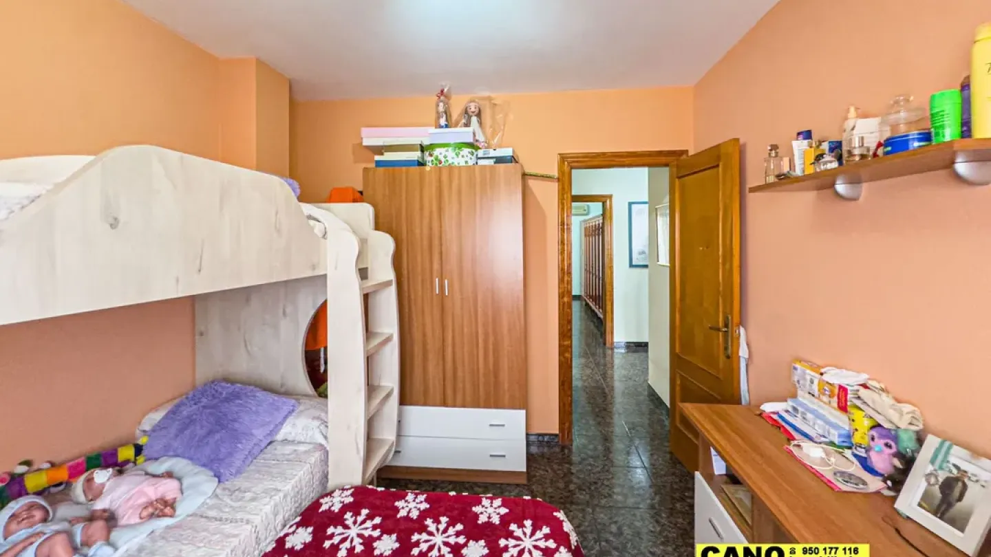 Spacious 5 Bedroom Villa with Solar & Private Sunroom for Sale - Image 3