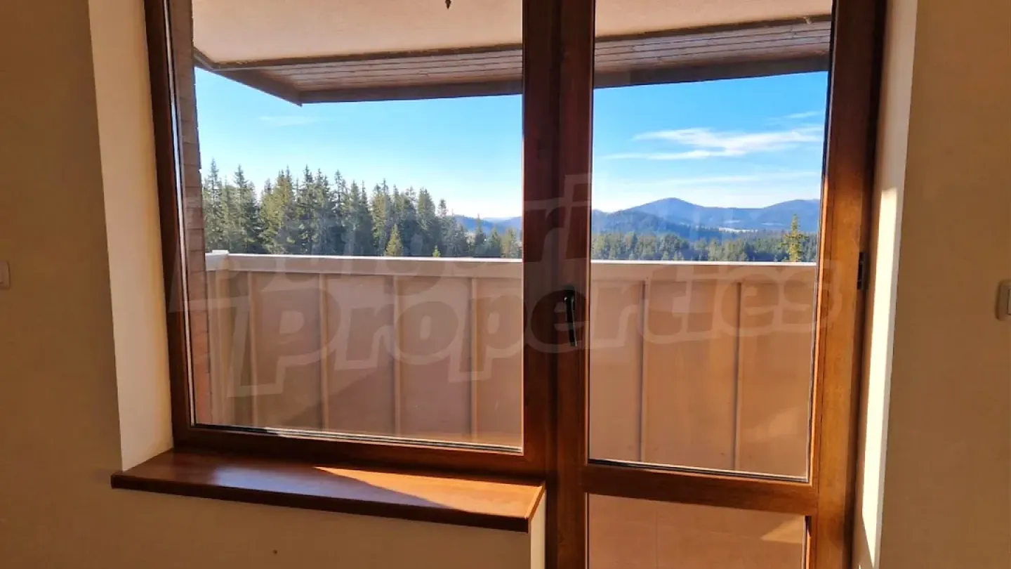 Panoramic One-Bedroom Apartment with Stunning Mountain Views in Pamporovo - Image 1