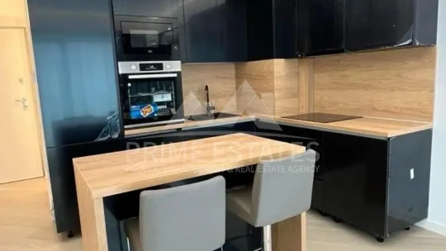 Spacious Fully Furnished 2-Bedroom Apartment with Parking - Cortina North - Image 4